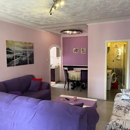 아파트 Apartman Lora